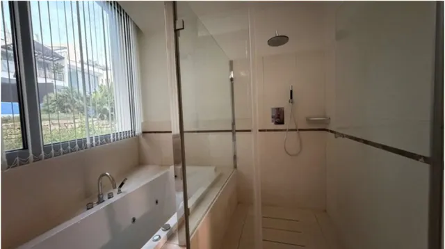Villa 5 habitaciones en venta - Las Lomas de Río Verde — 24