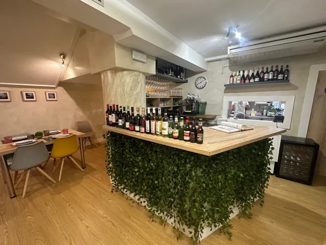Venta de local comercial con buen inquilino - foto 3