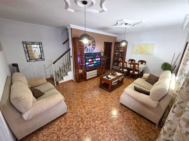 GRAN VIVIENDA CON GARAJE EN CHICLANA DE LA FRONTERA SITUADA EN LA ZONA DEL PILAR — 2