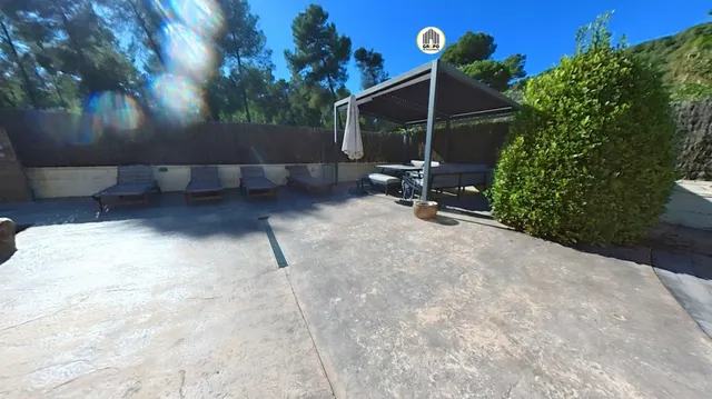 Casa reformada de tres plantas con piscina, jacuzzi, gimnasio, sauna  y vistas a parque natural — 43
