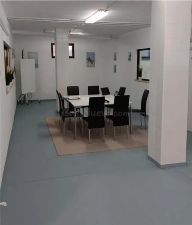 Garaje con oficina y almacén