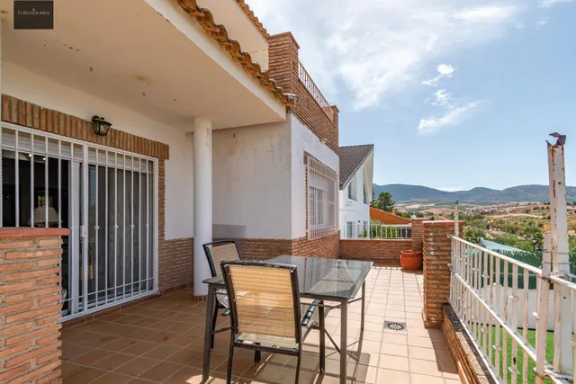 🏡 Tu refugio en la Urbanización Cortijo de la Luz — 28