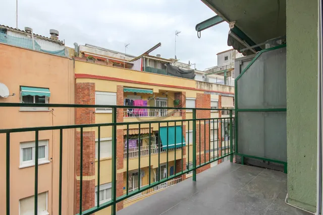 AMPLIA Y LUMINOSA VIVIENDA REFORMADA INTEGRAL CON BALCÓN Y ASCENSOR EN CERDANYOLA — 6
