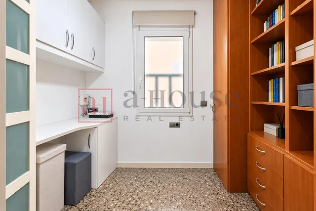 Ático dúplex listo para entrar a vivir con dos grandes terrazas sant antoni — 28