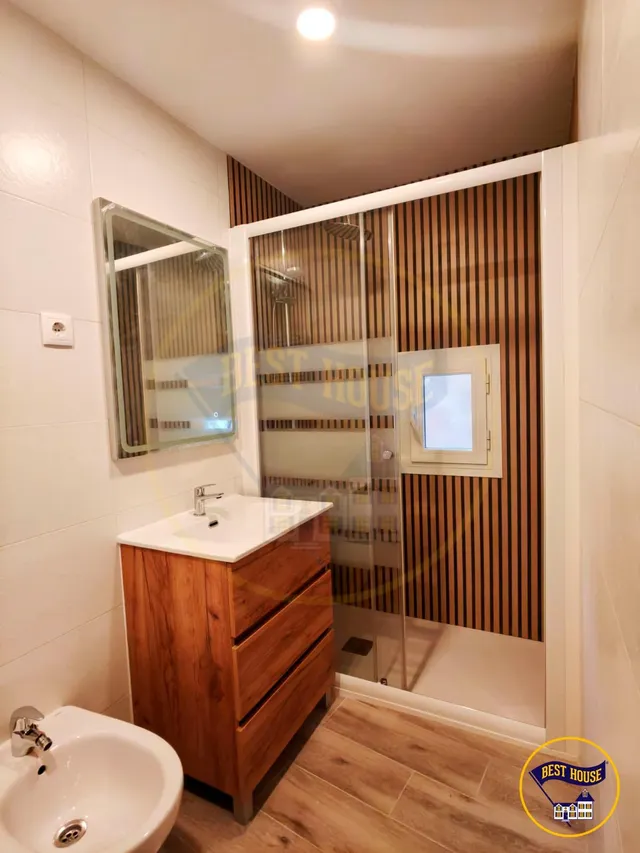 VIVIENDA TOTALMENTE REFORMADA EN TIRADORES BAJOS — 27