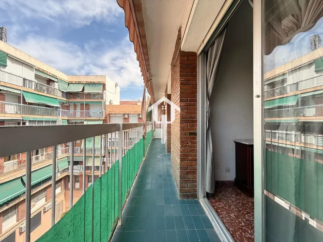 Piso en venta en Alicante. 85m2, 3 habitaciones, 1 baño con bañera, tercera planta con ascensor. zona de campoamor — 8