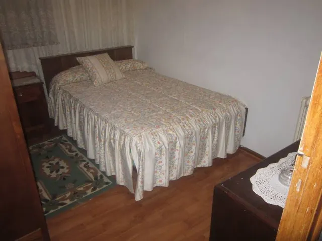 SE VENDE CASA EN EL CENTRO DE VALENCIA DE DON JUAN — 13