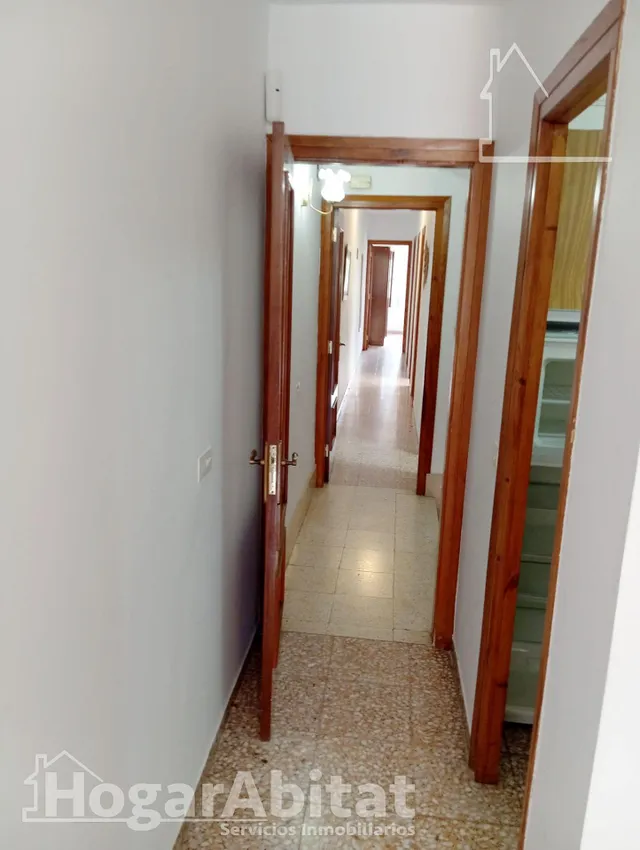 ¡Vistas a las montañas! Casa luminosa con garaje y dos grandes terrazas, cerca del ayuntamiento — 41