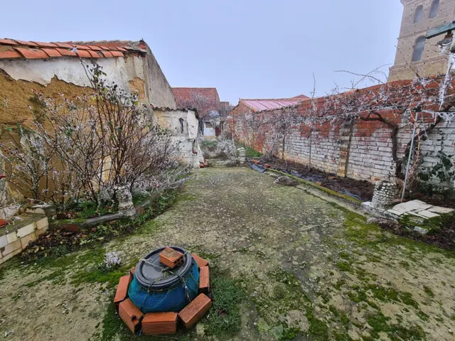 SE VENDE CASA DE DOS PLANTAS EN MATALLANA DE VALMADRIGAL.5 HAB., SALÓN, COCINA, 2 BAÑOS, PATIO. — 2