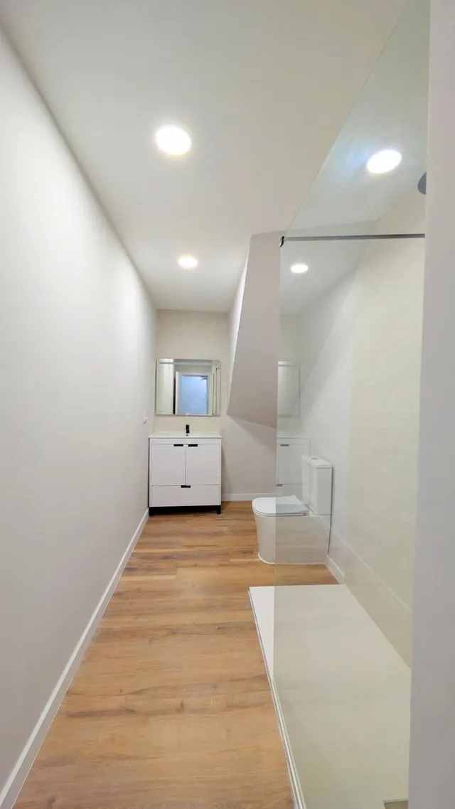¡PLANTA BAJA TOTALMENTE REFORMADA, MODERNA, 75 m2, 2 DORMITORIOS, PATIO 25 m2 Y ENTRADA INDEPENDIENTE! — 7