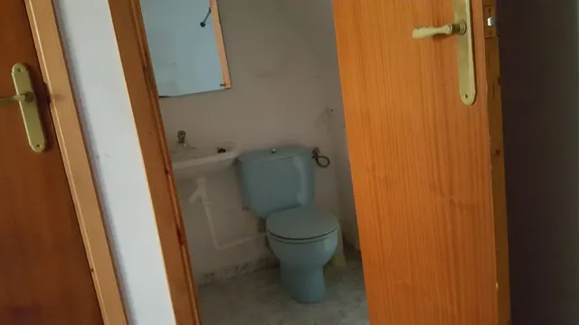 Local  en el centro de la población — 13