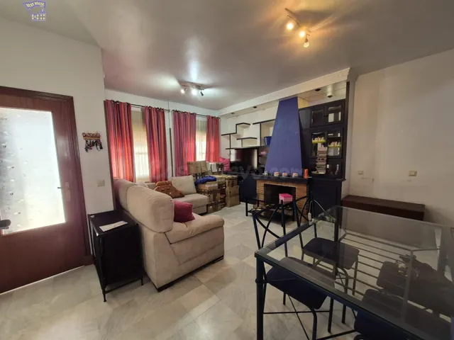 SE VENDE ADOSADO EN ZONA DEL SANTISCAL