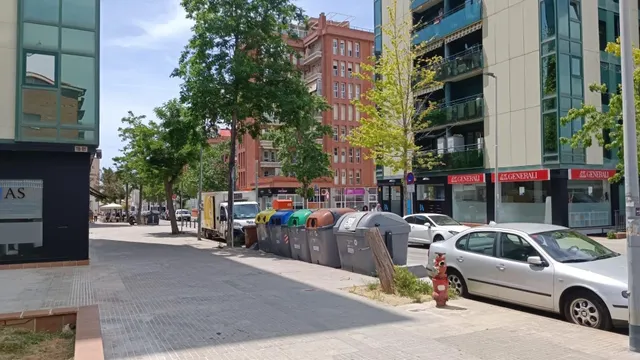 PLAZA DE PARQUING PARA COCHE MEDIANO /PEQUEÑO — 6
