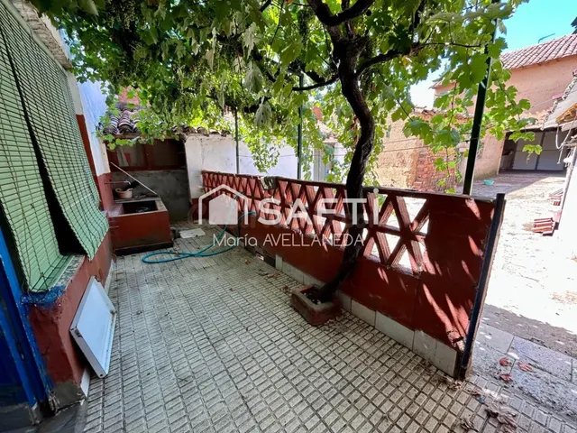 CASA DE PUEBLO A LA VENTA EN VALENCIA DE DON JUAN. - foto 2