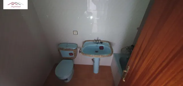 Se vende piso junto a millán de priego — 12