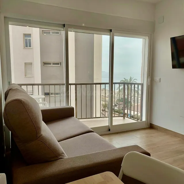 ESTUDIO RECIÉN REFORMADO EN PRIMERA LÍNEA DE PLAYA – FUENGIR - foto 2