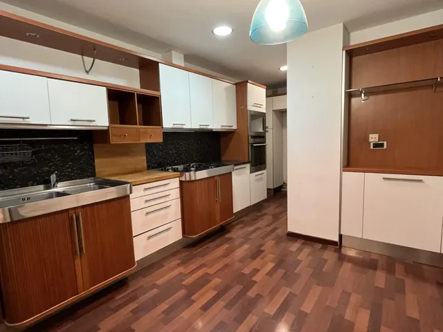 PISO MUY AMPLIO Y TRANQUILO EN SARRIA — 9