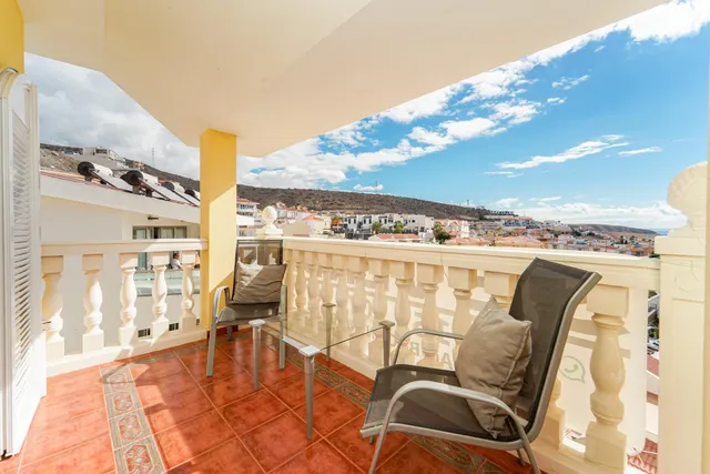Elegante villa de 4 dormitorios en Arguineguín | Vistas panorámicas al mar, gran parcela y un potencial excepcional! — 32
