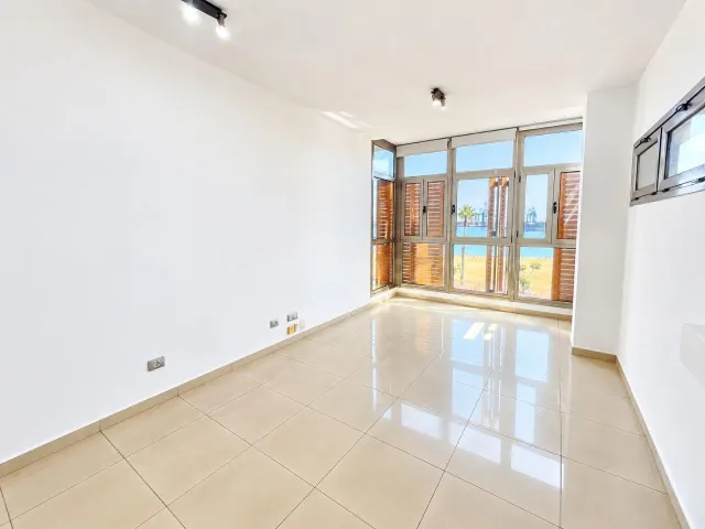 Vistas al mar, balcón y suite principal en León y Castillo — 4