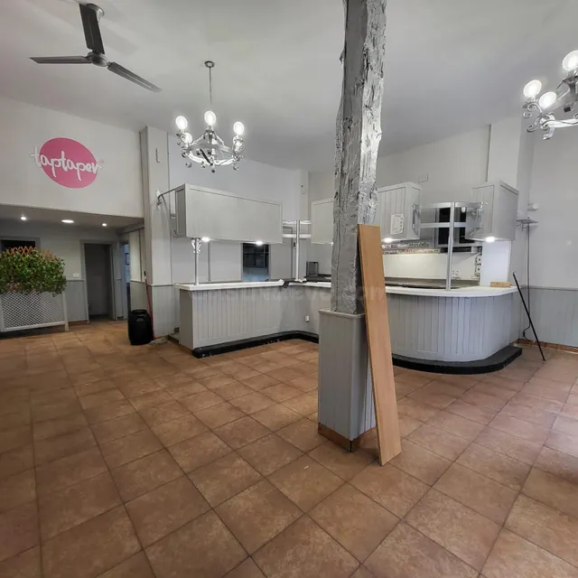 SE VENDE BAR EN LA CASILLA — 3