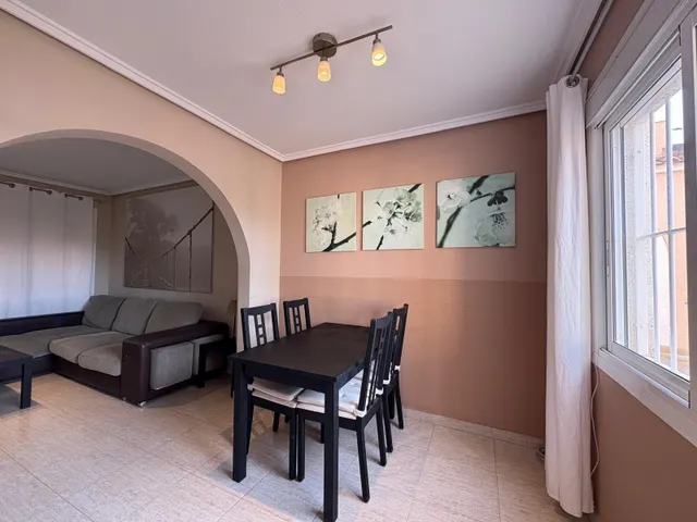 Bungalow de 3 dormitorios y 2 Baños con 2 Terrazas y Piscina en Gran Alacant. — 12