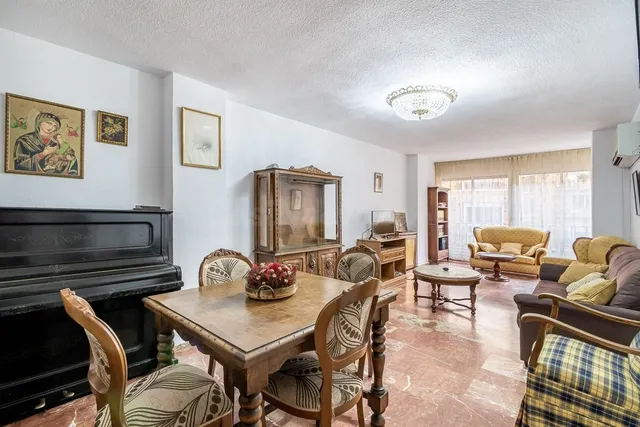 MAGNIFICA VIVIENDA EN LAS FLORES - CAMINO DE RONDA — 2