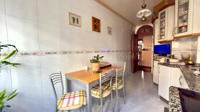 Piso en Venta - Centro de Orense 3 habitaciones 2 baños y ascensor — 4