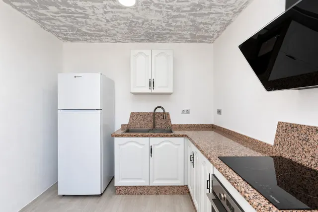 Casa reformada con piscina en parcela de 2.500 m2 (urbano y rústico) — 31