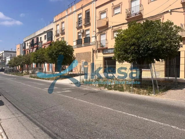 Venta de Local comercial en Utrera - Sevilla — 2