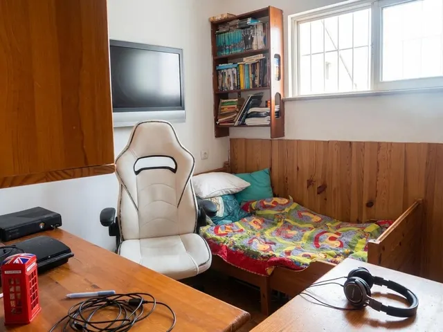 Tu refugio mediterráneo frente a la laguna rosa: un bungalow con amplio patio y muchas posibilidades — 10