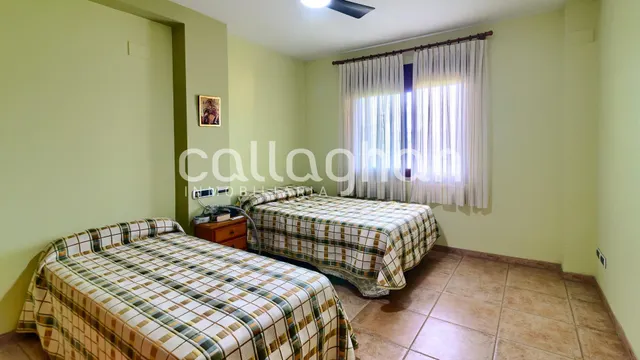 Villa en venta en Playa Almardà — 40