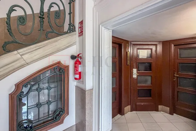 Piso reformado, listo para entrar a vivir con balcones y todo exterior en la nova esquerra de l' eixample — 35