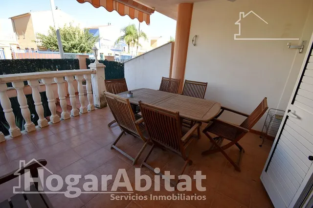 CHALET PAREADO CON TERRAZA Y GARAJE JUNTO A LA PLAYA — 12