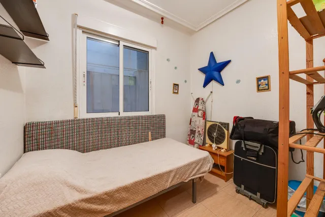 ️ Amplio piso de 3 dormitorios con terraza en pleno centro de Torrevieja — 20