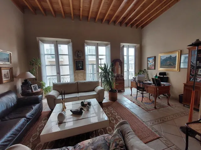 VENTA DE VIVIENDA + LOCAL - RESTAURANTE EN CENTRO HISTÓRICO — 2