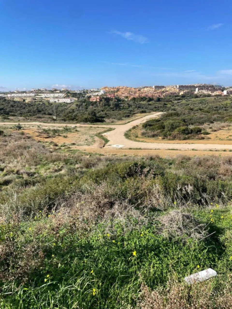 Terreno urbano de 870 m² en Casares con vistas panorámicas