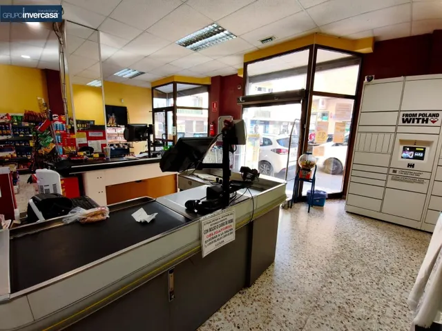 Gran local comercial de 261 m2 situado en zona céntrica de Vilamarxant (Valencia). — 7