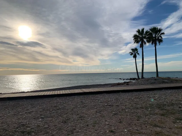 SOLAR EN PRIMERA LINEA DE LA PLAYA DE NULES - foto 4