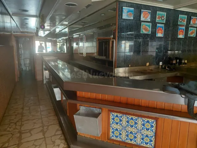 Local en venta con licencia para cafetería al lado de Marian - foto 3