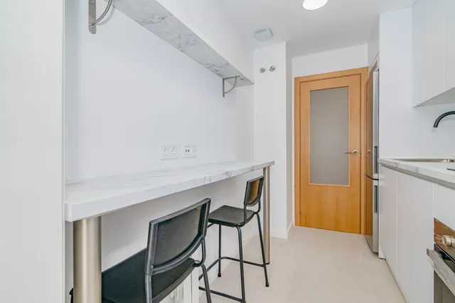 OPORTUNIDAD EN VENTA DE PISO VPO DE 3 DORMITORIOS EN BARRIO ALBAYDA CON PLAZA DE GARAGE Y TRASTERO — 9