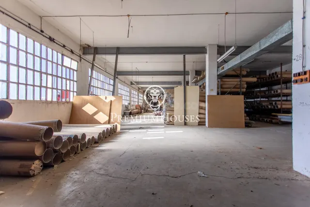 Venta de terreno urbano con nave industrial de 1.099m2 - foto 5