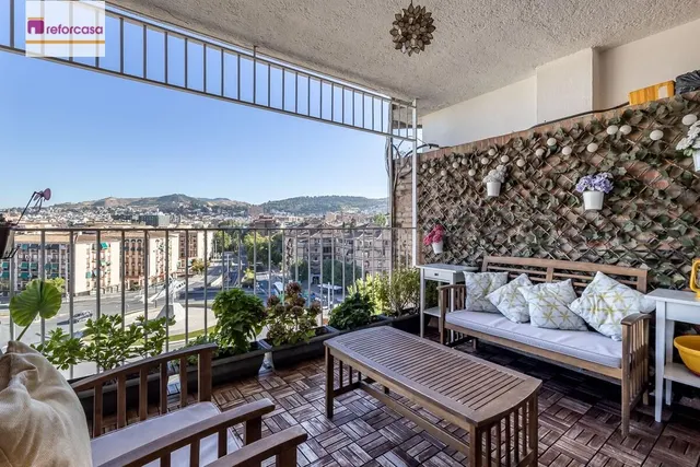 PISO REFORMADO CON VISTAS PANORÁMICAS A UN PASO DEL CENTRO DE GRANADA — 2
