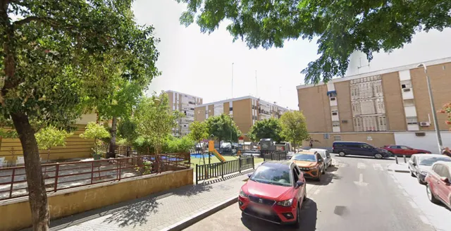 VENTA DE PISO EN SEVILLA+ ALMACEN — 3