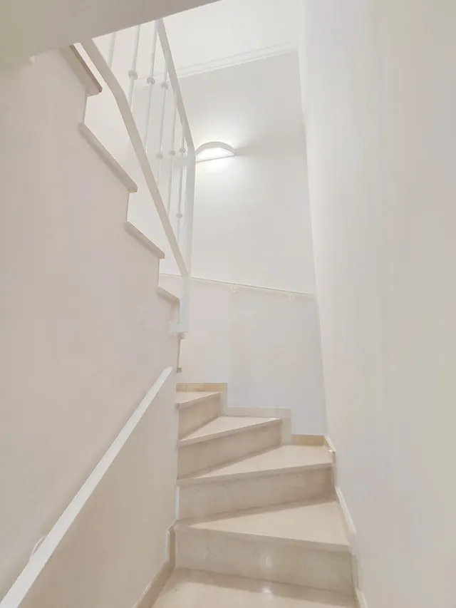 Exclusivo ático dúplex en alquiler con vistas al mar — 15