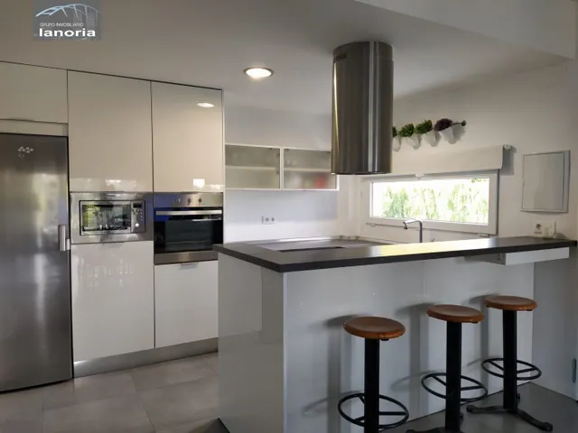 Grupo la Noria Vende Chalet Urbano de 370m2 a pocos km de Albacete. — 7