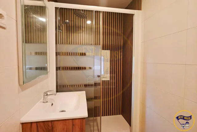 VIVIENDA TOTALMENTE REFORMADA EN TIRADORES BAJOS — 32