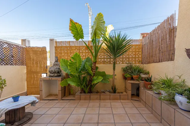 Dúplex reformado en Los Balcones: sol, comodidad y ubicación estratégica — 7