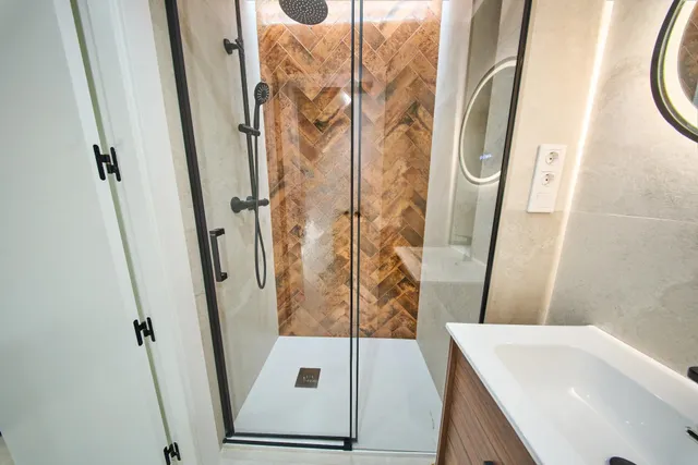 Estudio en venta en Avenida de Madrid — 18