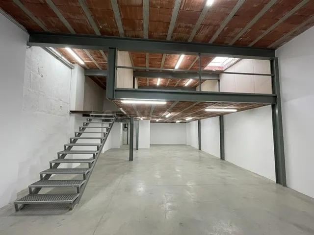 AMPLIO LOCAL COMERCIAL CON ALTILLO Y SÓTANO EN LA CREU DE BA - foto 2