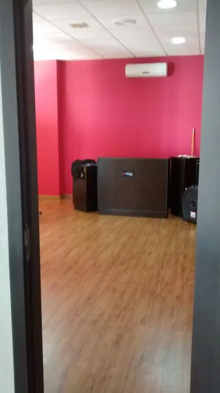 local comercial — 14